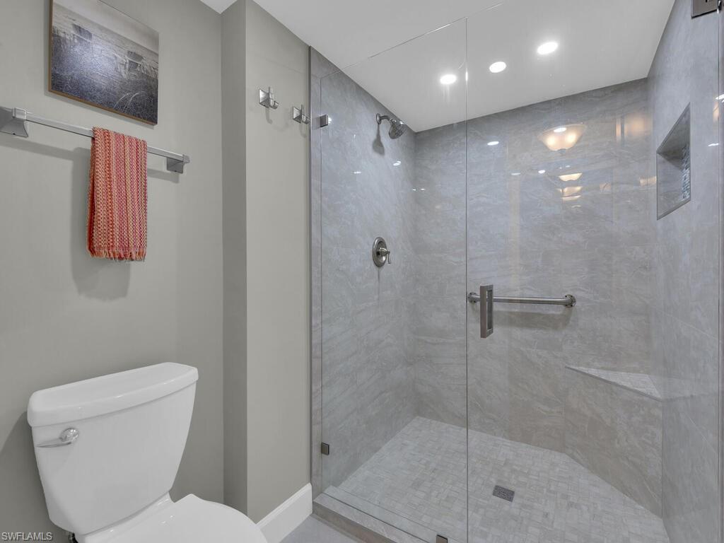 222 Harbour Dr 103 Property Photo 24