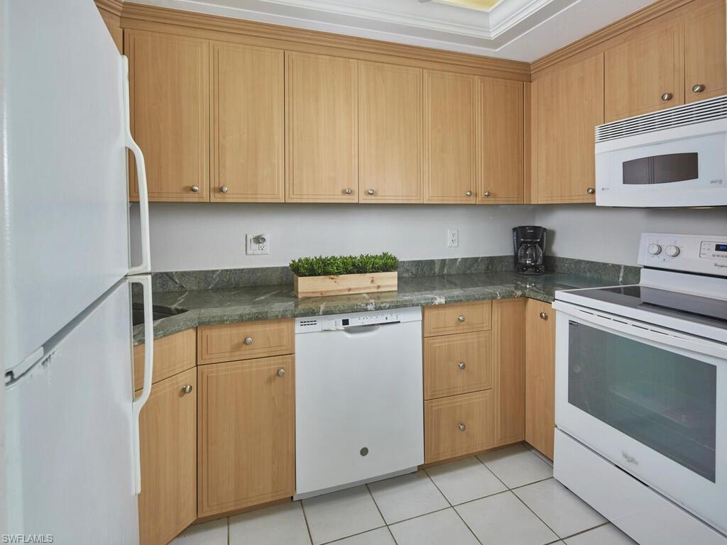 58 Collier Blvd 214 Property Photo 6