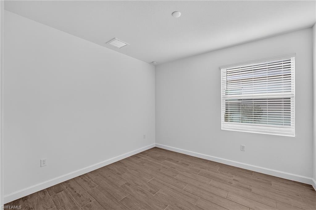 15398 Green Acres Ave Property Photo 12