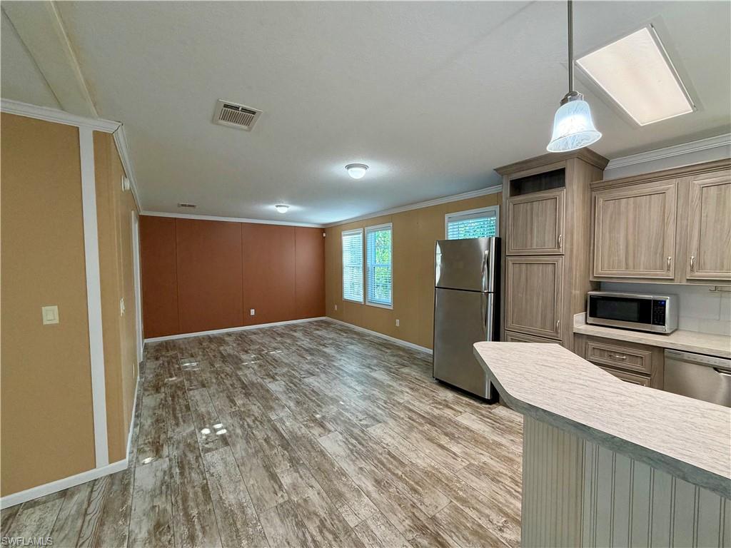 755 Ridgewood Dr Property Photo 5