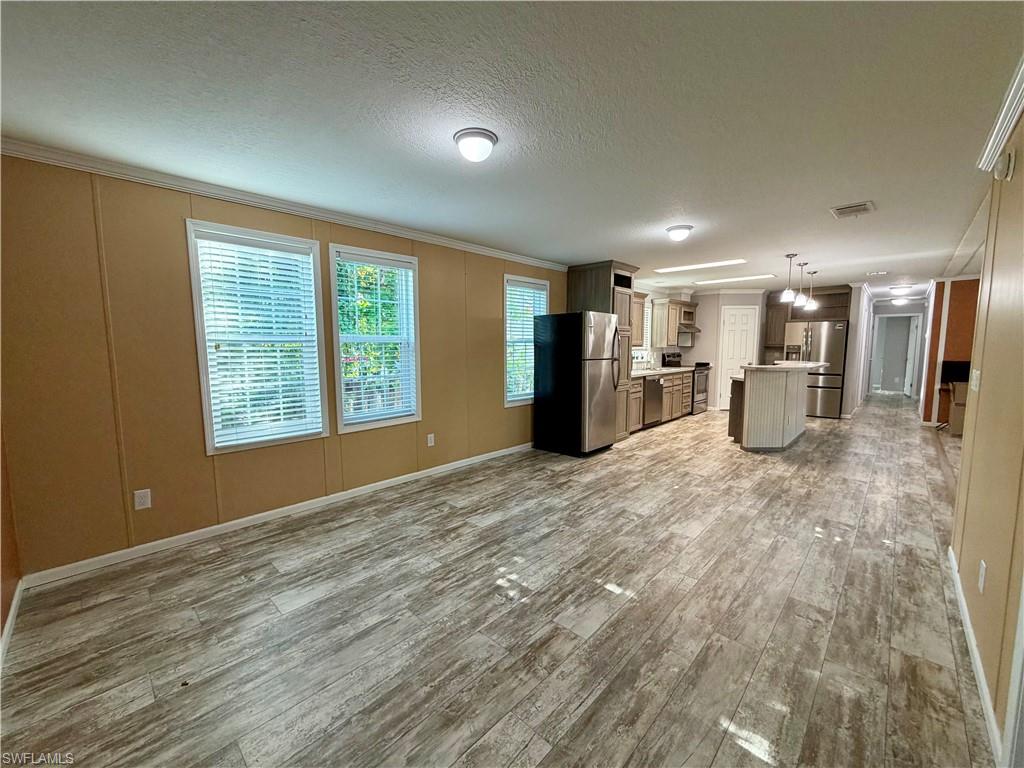 755 Ridgewood Dr Property Photo 6