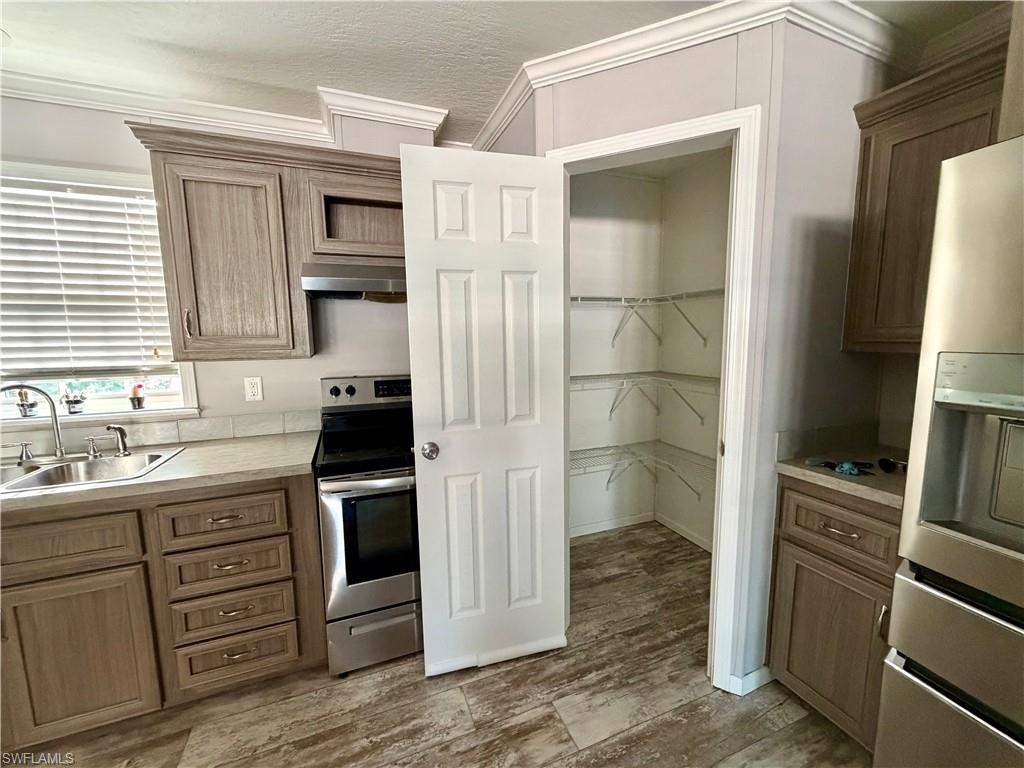 755 Ridgewood Dr Property Photo 8