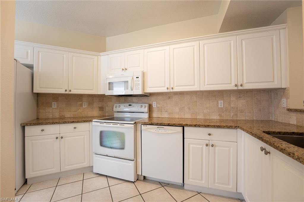 6368 Huntington Lakes Cir 102 Property Photo 13