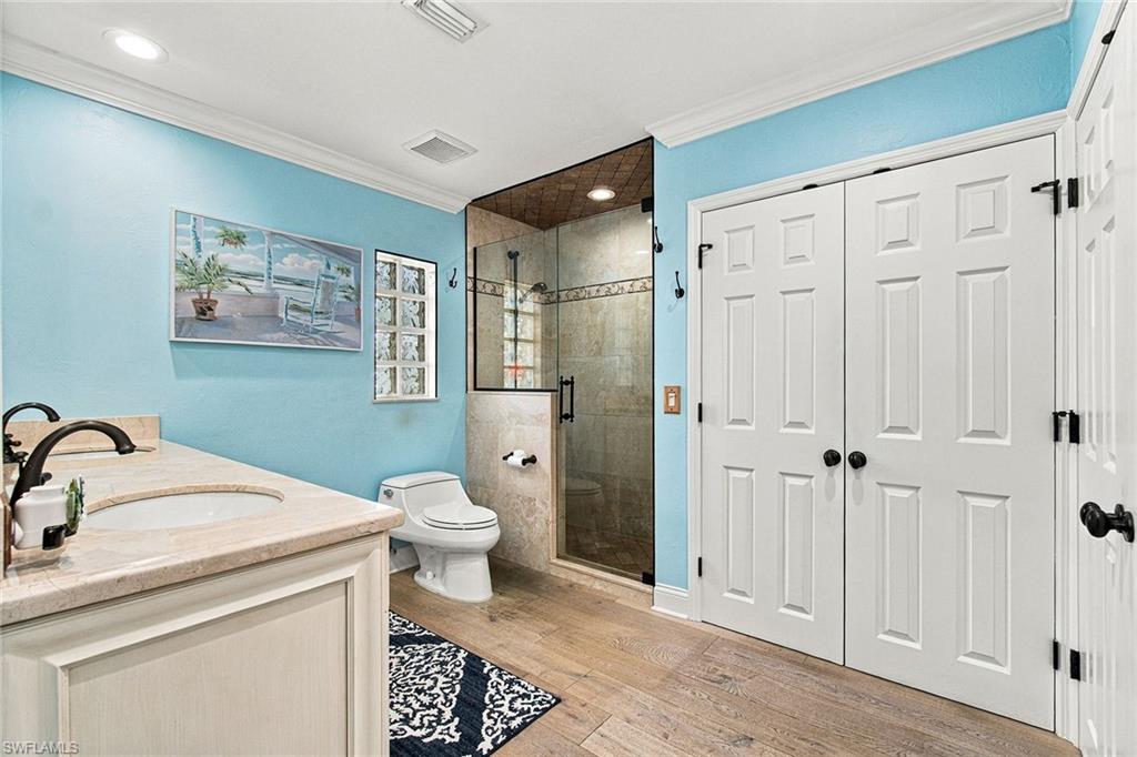 226033558 Property Photo 12