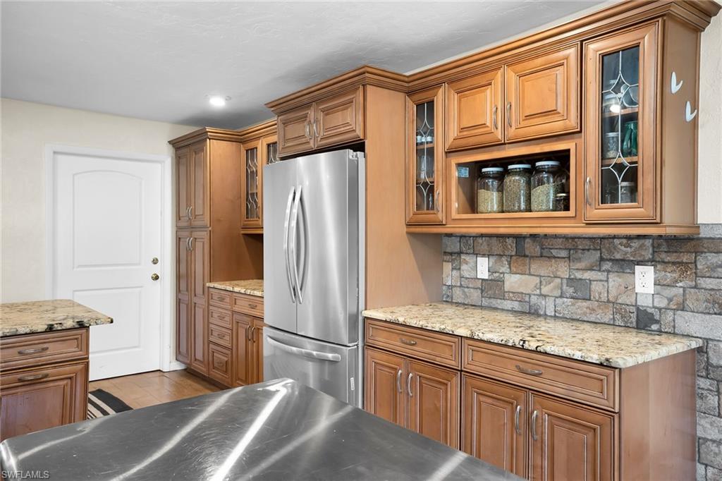 350 Columbus Way Property Photo 9