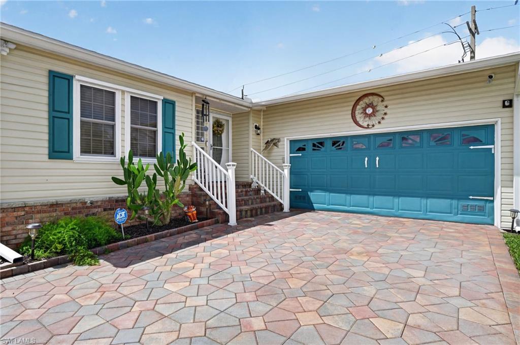17520 Azalea Ln Property Photo 2