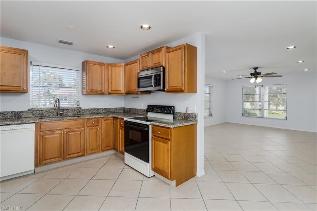 180 Cypress Way E B212 Property Photo 2