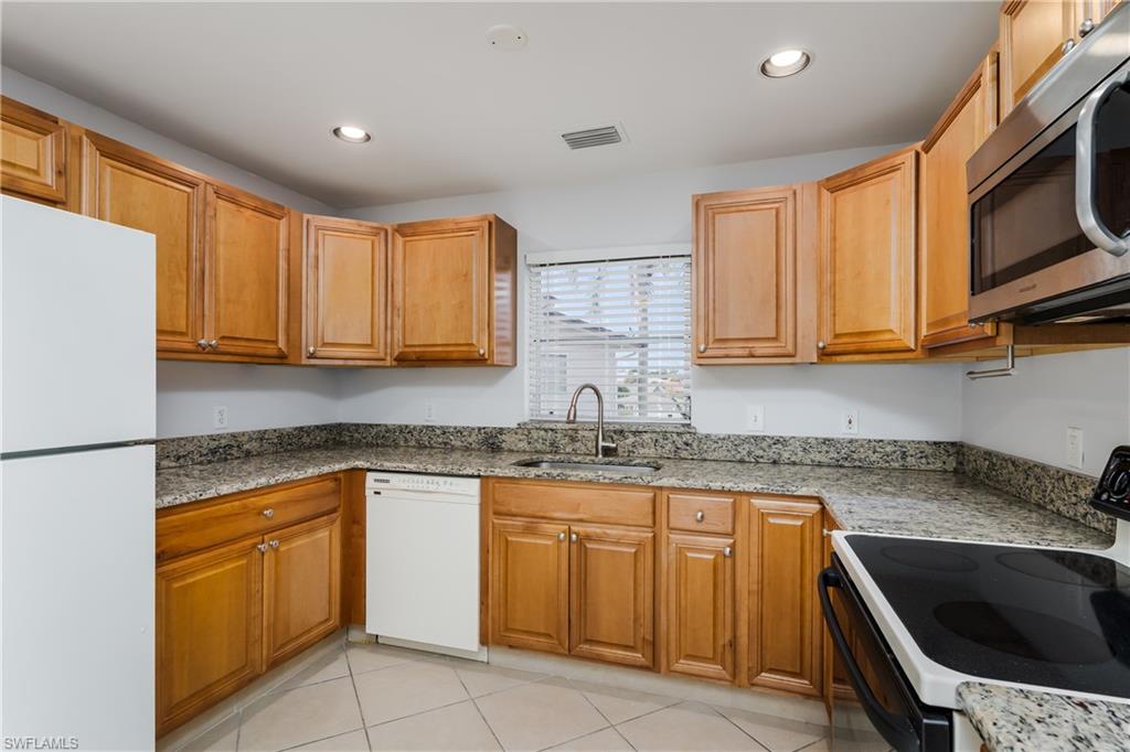 180 Cypress Way E B212 Property Photo 3