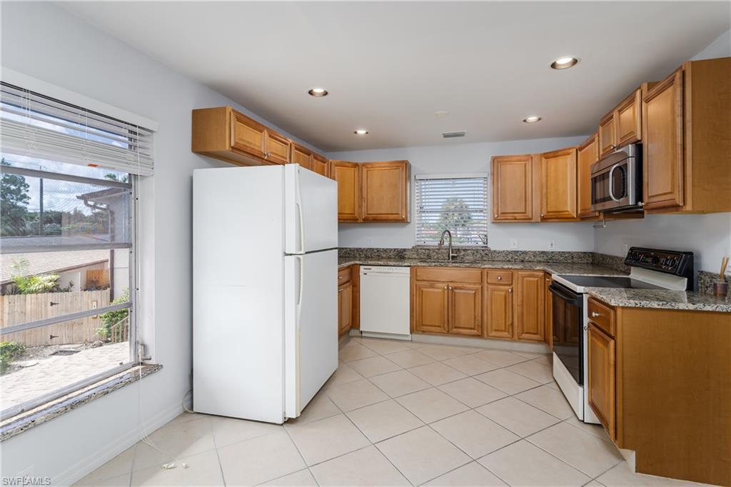 180 Cypress Way E B212 Property Photo 4