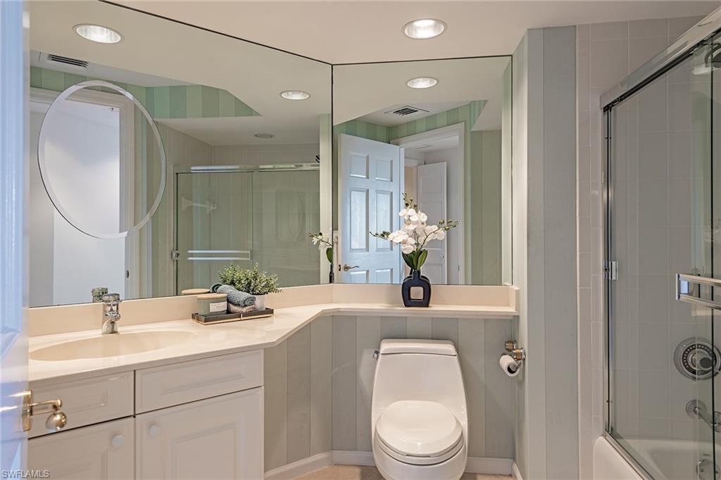 8990 Bay Colony Dr 1002 Property Photo 13