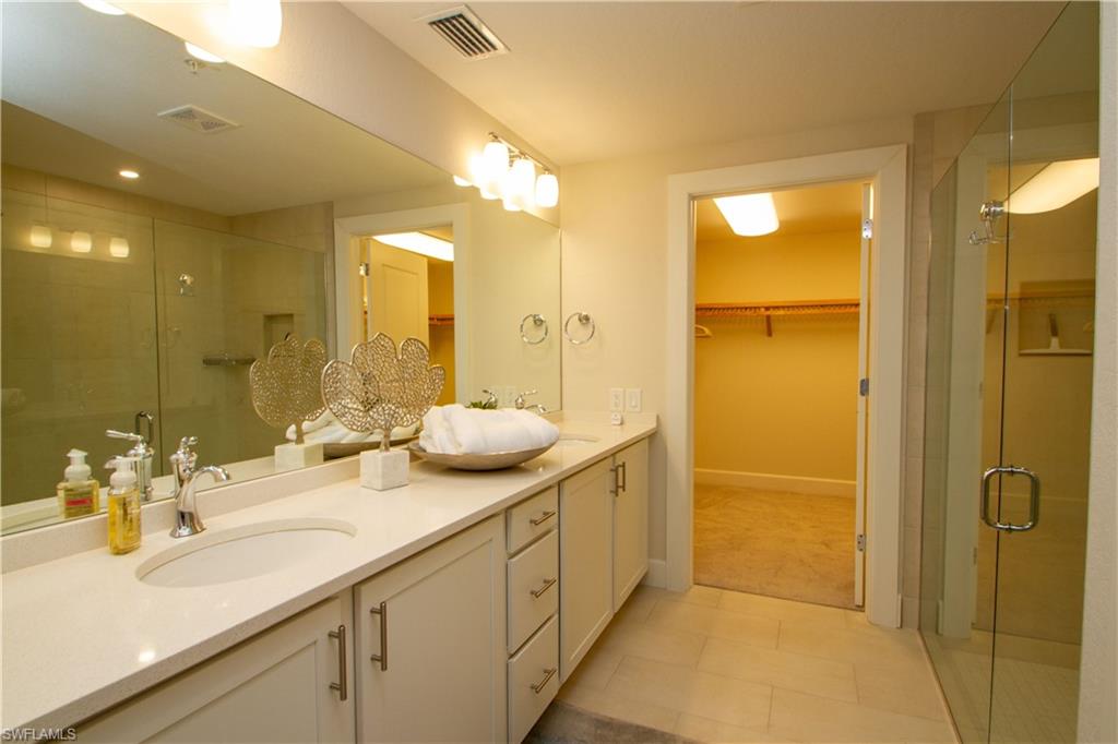 172 Indies Dr E 8-102 Property Photo 18