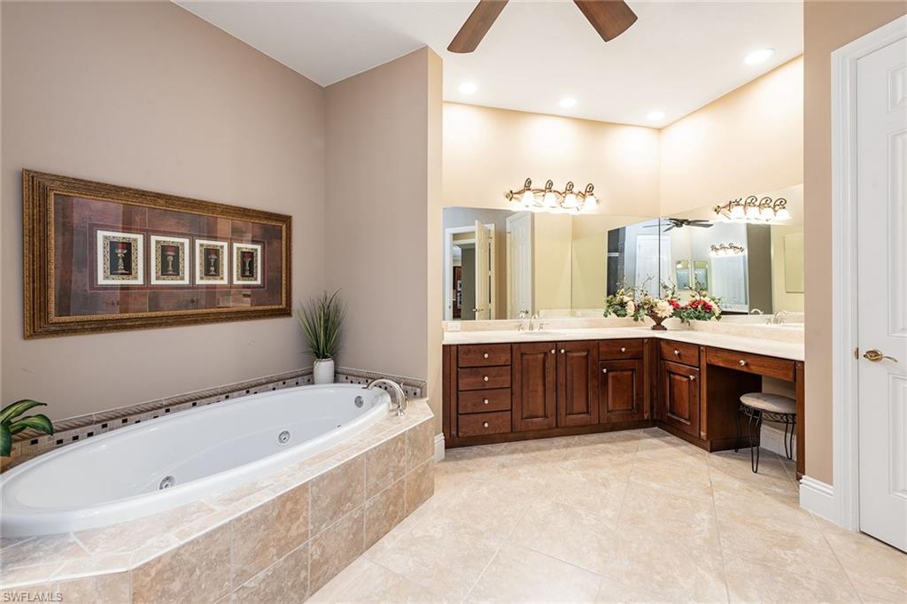 9284 Menaggio Ct 202 Property Photo 18