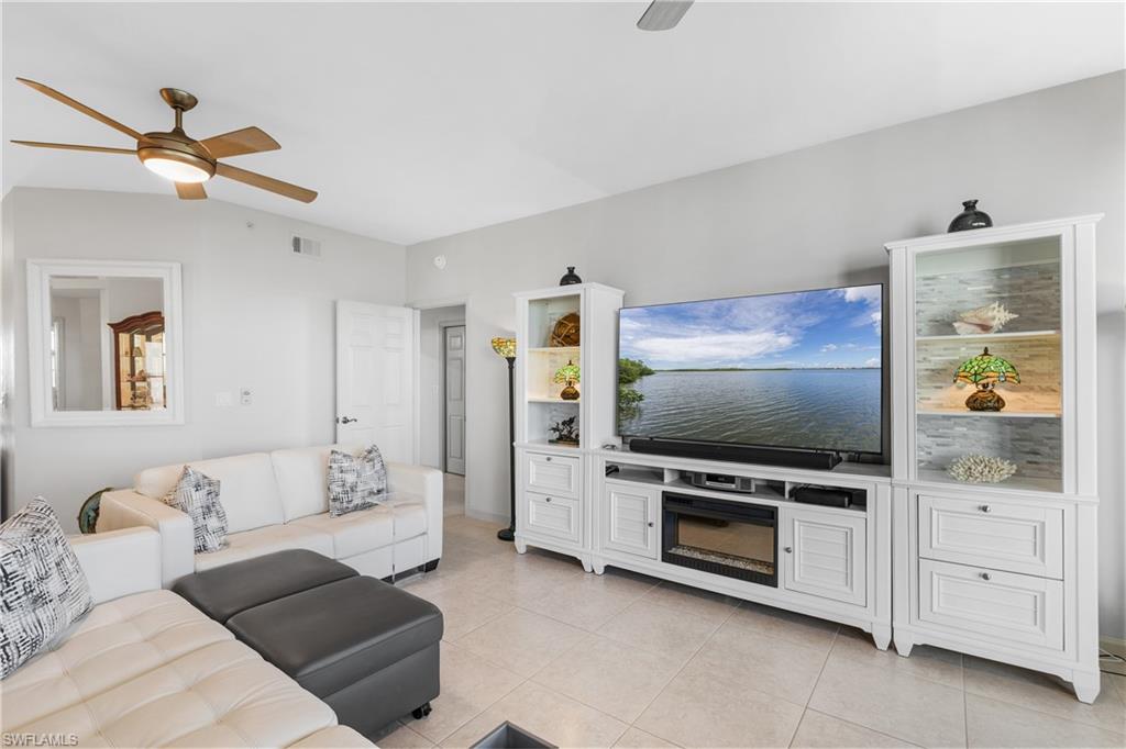 201 Vintage Bay Dr B 18 Property Photo 3