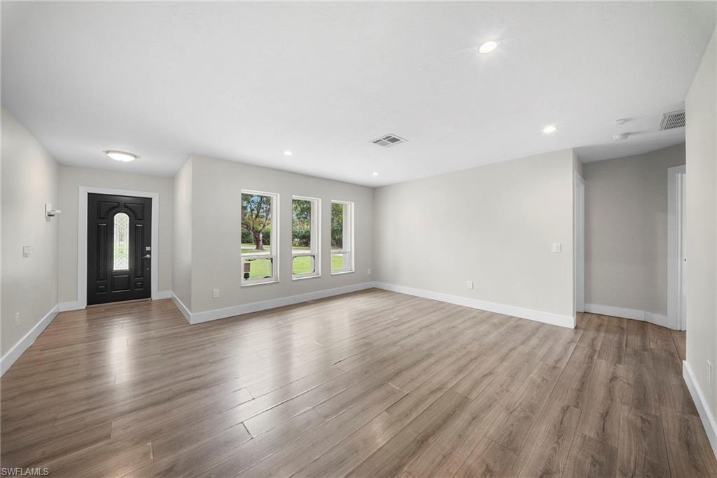 5750 Westport Ln Property Photo 8