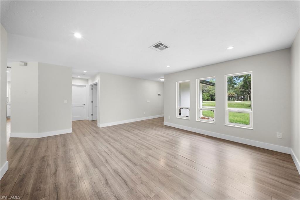 5750 Westport Ln Property Photo 9
