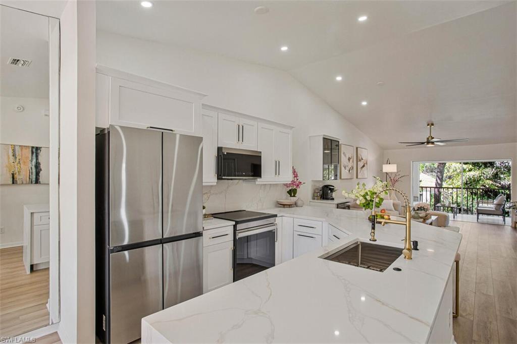 821 Gulf Pavilion Dr 206 Property Photo 3