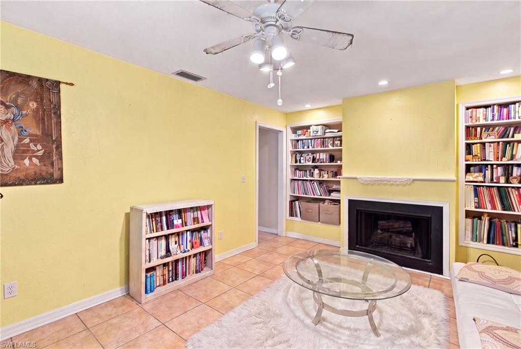 6200 Sea Grass Ln Property Photo 4