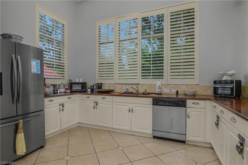 4450 Botanical Place Cir 406 Property Photo 27