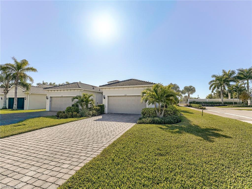 10641 Jackson Square Dr Property Photo 2