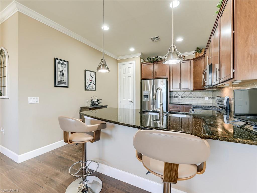 10641 Jackson Square Dr Property Photo 6