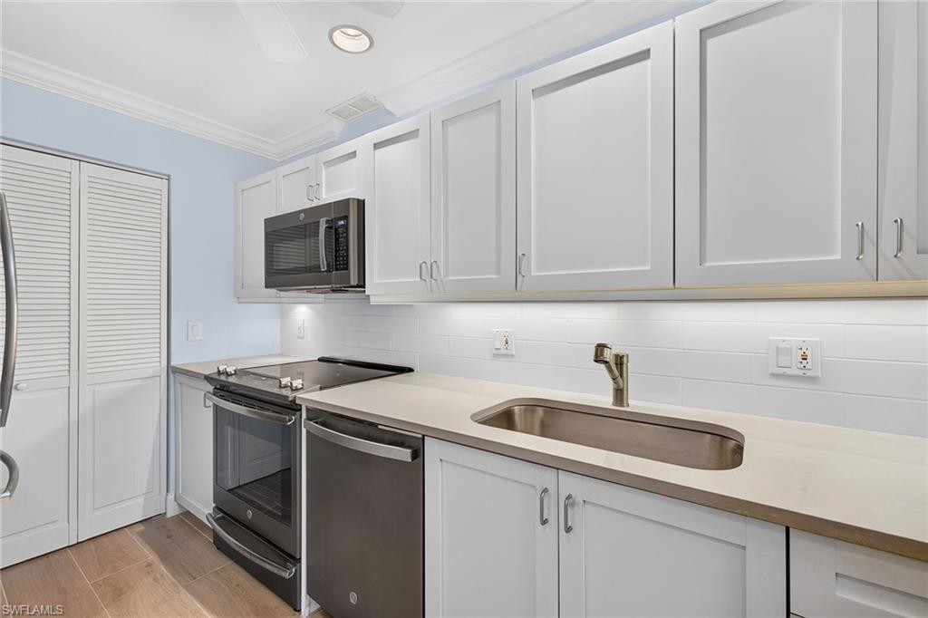 788 Park Shore Dr D36 Property Photo 5