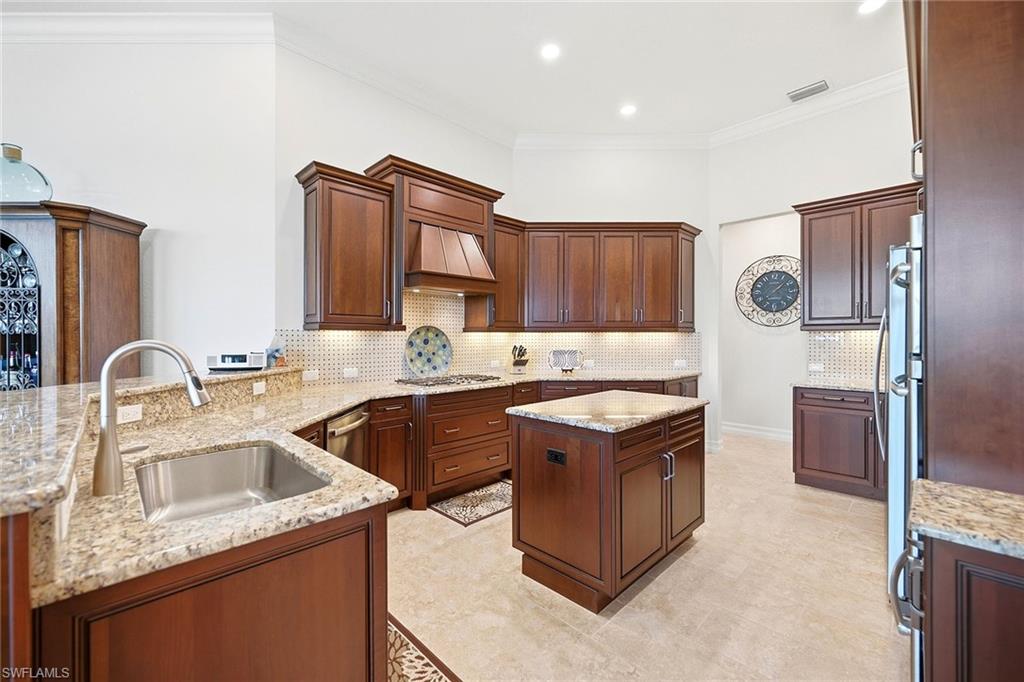 6646 Costa Cir Property Photo 7