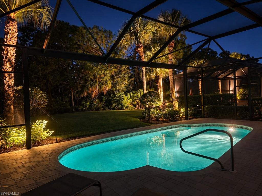 9463 Oak Strand Dr Property Photo 3