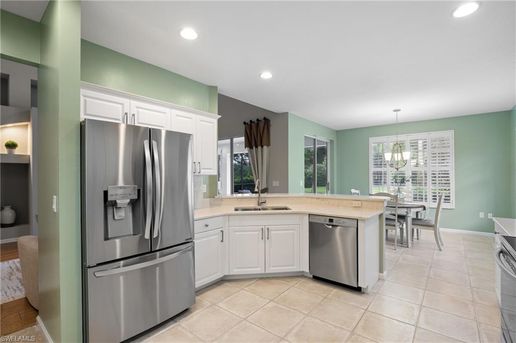 9463 Oak Strand Dr Property Photo 11