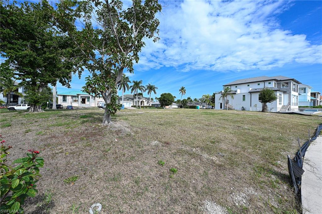 128 Bayview Ave Property Photo 13