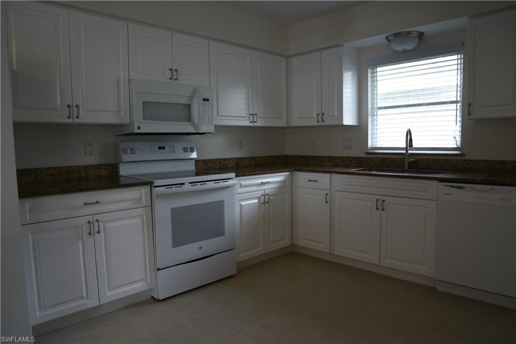 735 98th Ave N Property Photo 10