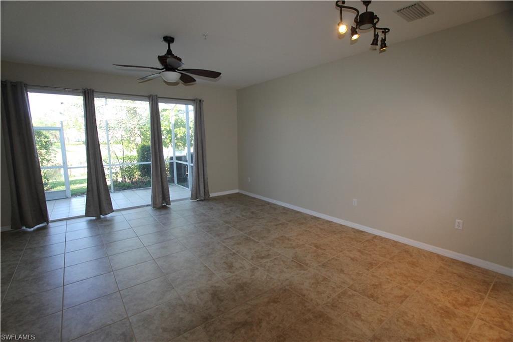 1056 Hampton Cir Property Photo 4