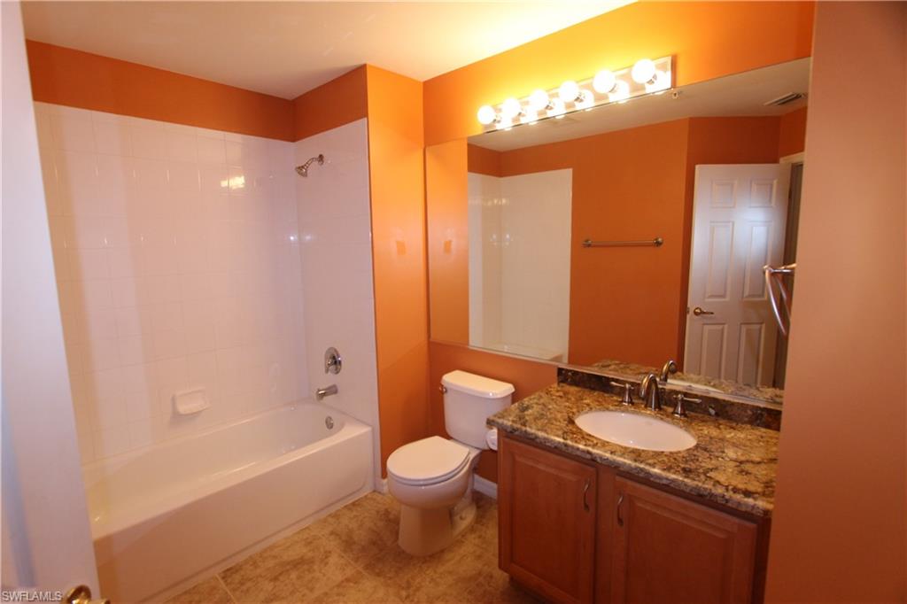 1056 Hampton Cir Property Photo 11
