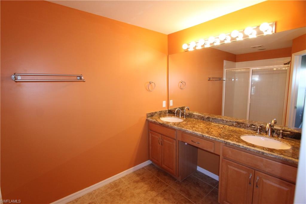 1056 Hampton Cir Property Photo 16