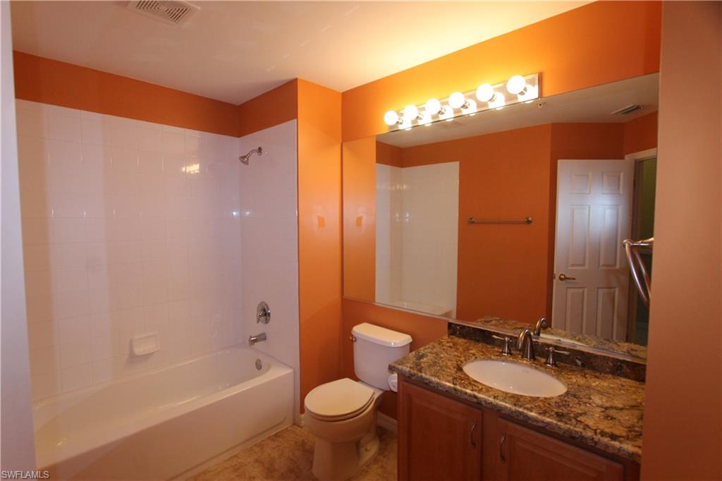 1056 Hampton Cir Property Photo 19