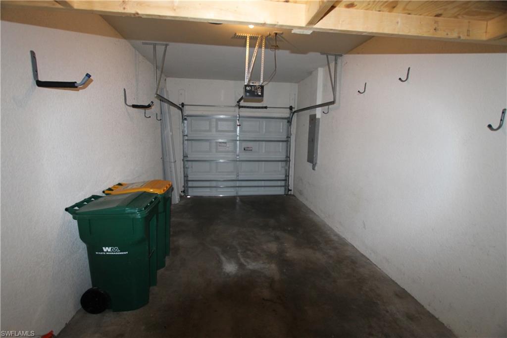 1056 Hampton Cir Property Photo 20