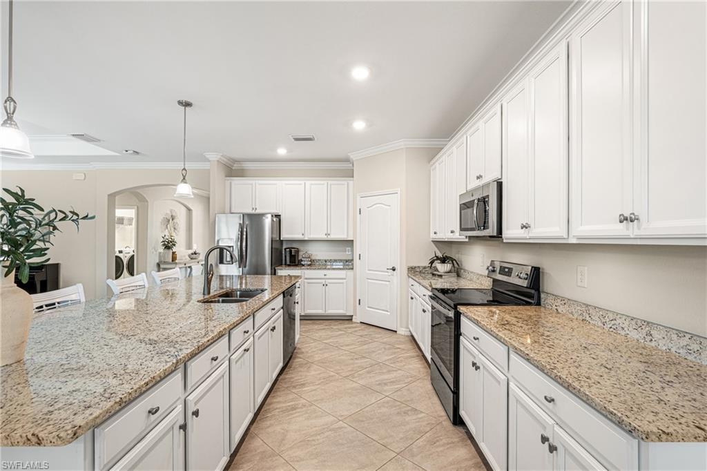 17620 Kinzie Ln Property Photo 11