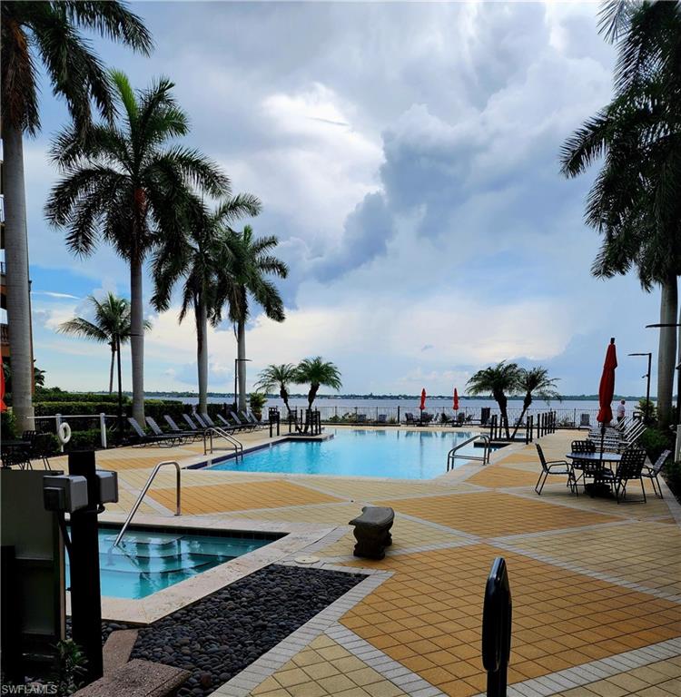 2825 Palm Beach Blvd Property Photo 2