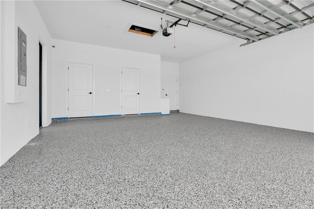 1031 Cedartree Ave Property Photo 25