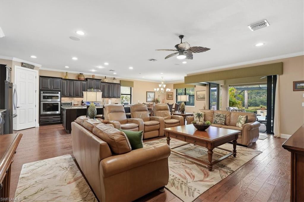 11030 Castlereagh St Property Photo 8