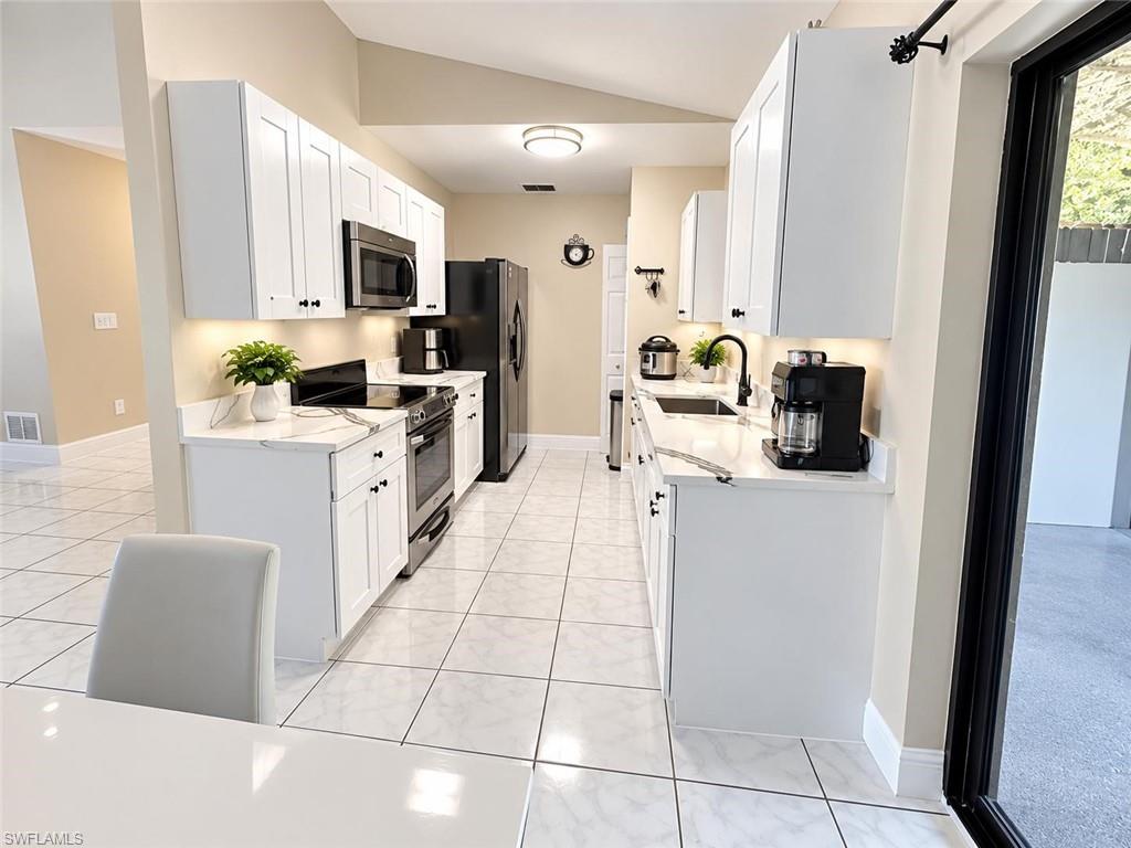 3180 Everglades Blvd S Property Photo 8