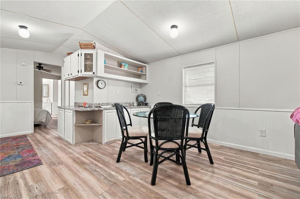 1241 Lopez Ln Property Photo 6