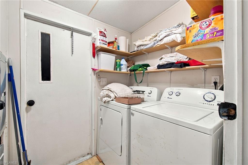 1241 Lopez Ln Property Photo 9