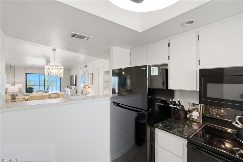 4450 Estero Blvd 403 Property Photo 12