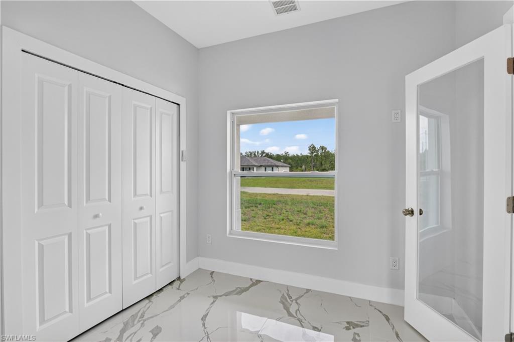 454 Mercedes Ct Property Photo 10