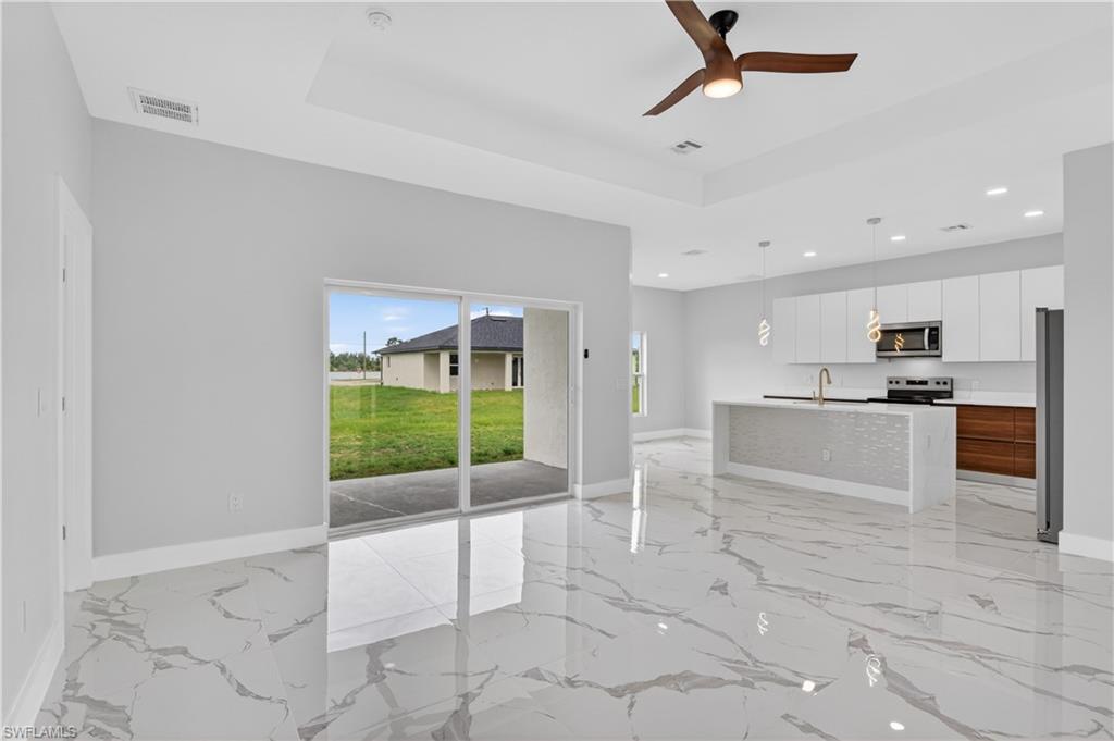454 Mercedes Ct Property Photo 14