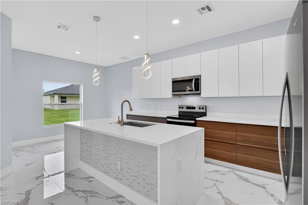 454 Mercedes Ct Property Photo 19