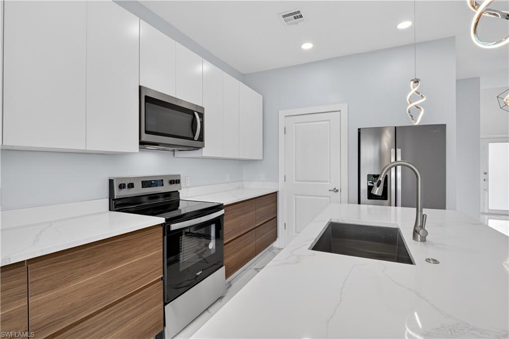 454 Mercedes Ct Property Photo 24