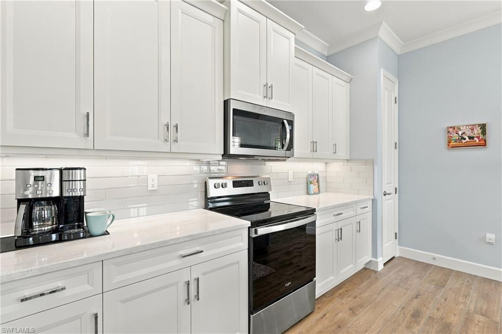 7226 Saona Ct Property Photo 7