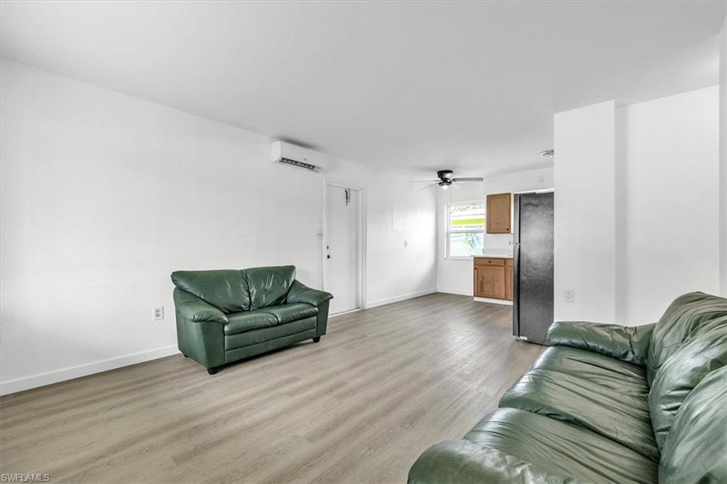 2423 Jeffcott St Property Photo 5