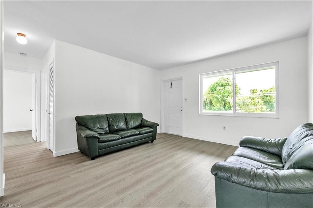 2423 Jeffcott St Property Photo 7
